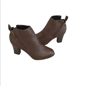 NEW Ankle Boots Stacked High Heel Ankle Zippers Brown Vegan Leather EU 42